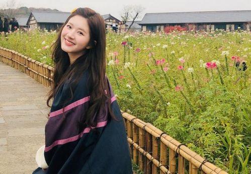 吃瓜双女主,揭秘娱乐圈背后的甜蜜与纠葛