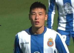 西班牙人吃瓜,瓜果飘香，尽享清凉时光