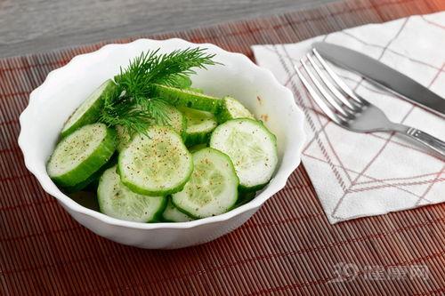 汽车点餐吃瓜,边开车边吃瓜，新潮流餐饮体验来袭